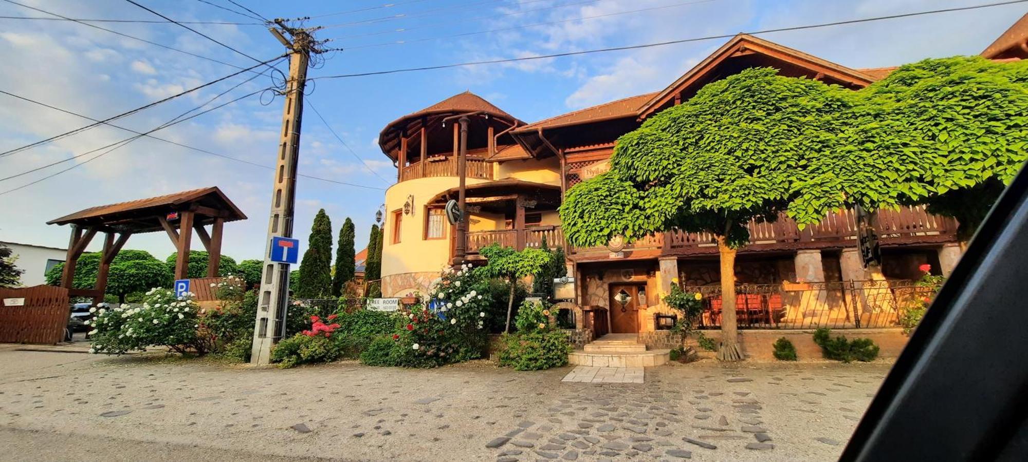 Castle Wellness Resort Sosto Nyíregyháza Екстериор снимка